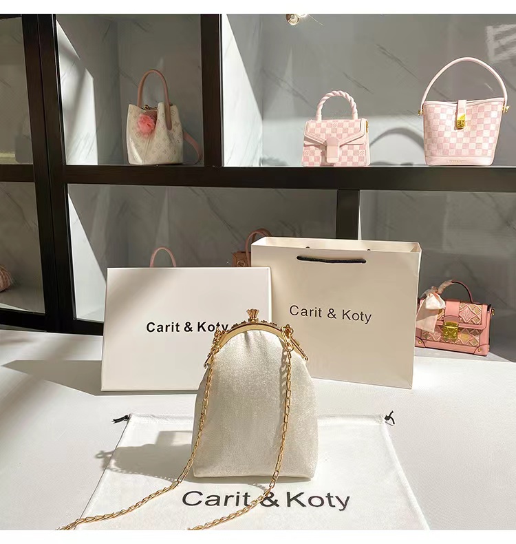 Luxe Satijnen Vierkante Tas Pa - Evening Bag Beaded recensie en prijs